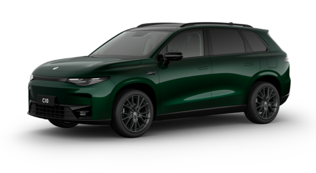 Ein dunkelgrünes SUV mit eleganten Linien. Das Fahrzeug hat schwarze Felgen und getönte Fenster, dargestellt vor einem weißen Hintergrund.